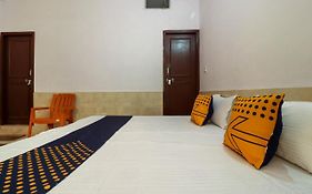 Spot On 75975 Gita Ashram